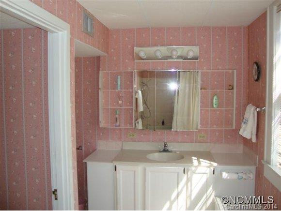 1609 Kanuga Road - Photo 17