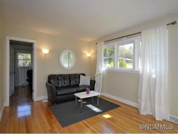8 PHEASANT DR - Photo 2