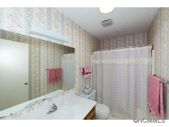 105 Derbyshire Drive - Photo 11
