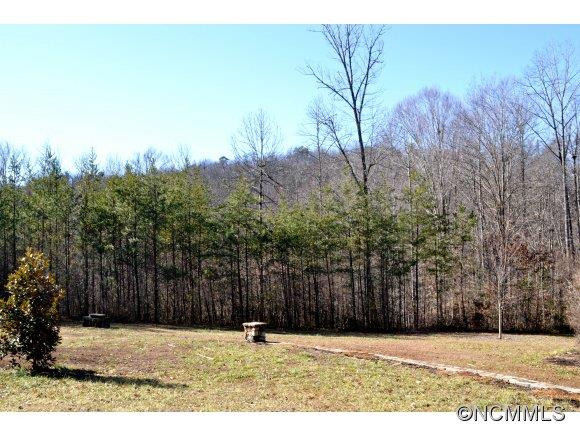 260 Breezy Hill Drive - Photo 15