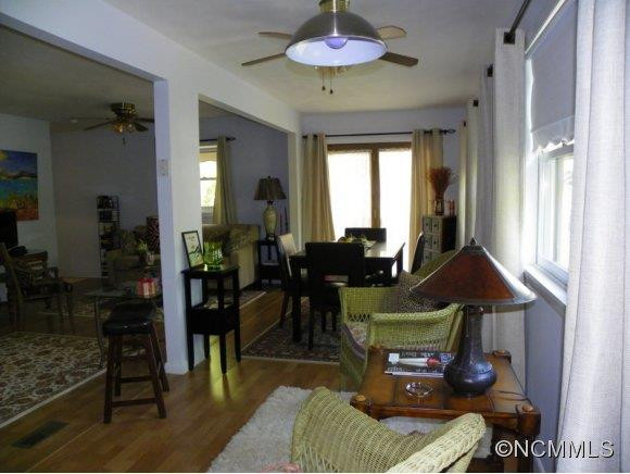2052 Memorial Highway - Photo 11