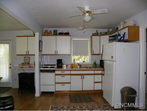 2052 Memorial Highway - Photo 13