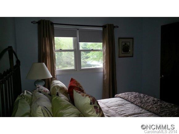 2052 Memorial Highway - Photo 23