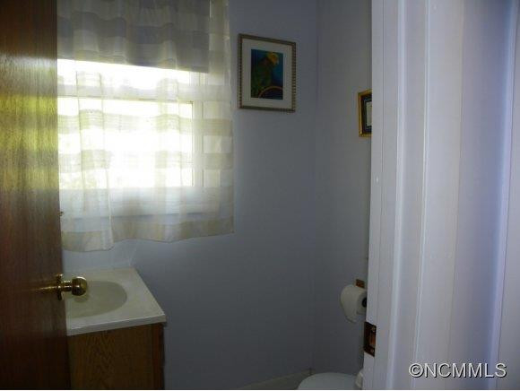 2052 Memorial Highway - Photo 10