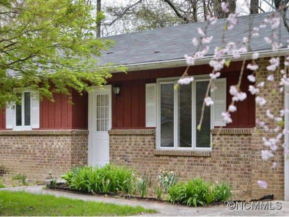 912 ASHLEY LANE - Photo 2
