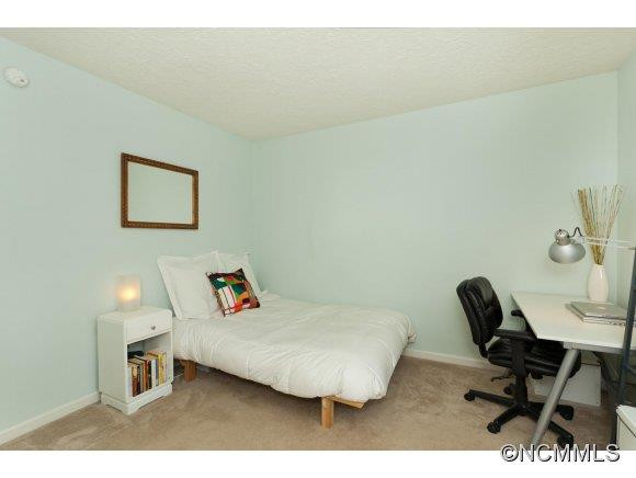 68 Waynesville Ave - Photo 15