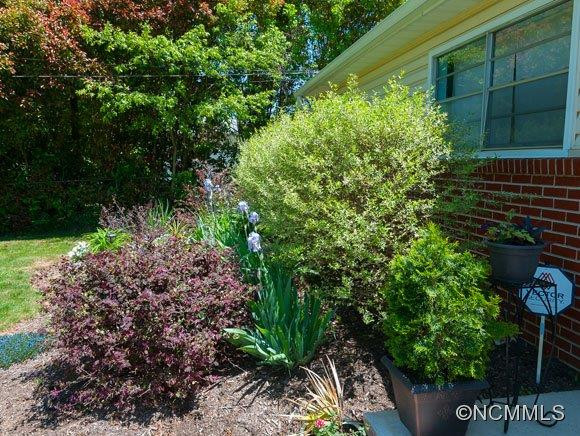 207 Sherwood Road - Photo 15