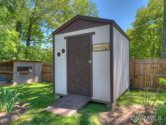 207 Sherwood Road - Photo 21