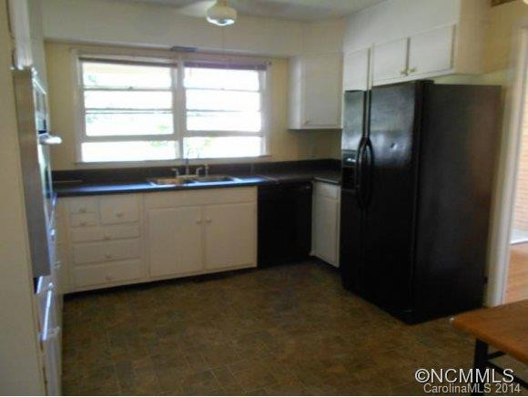 112 CASTLE ROCK DRIVE - Photo 3