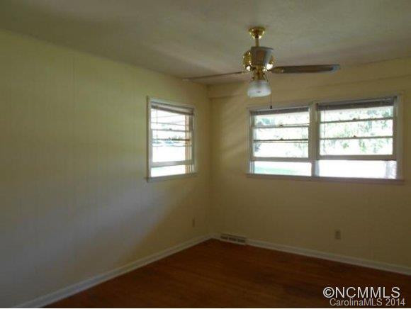 112 CASTLE ROCK DRIVE - Photo 7