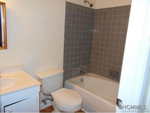 112 CASTLE ROCK DRIVE - Photo 9