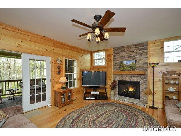 79 Ashworth Avenue - Photo 3