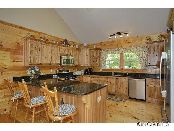 79 Ashworth Avenue - Photo 5