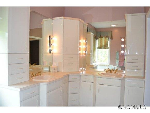748 Blue Ridge Drive North - Photo 11