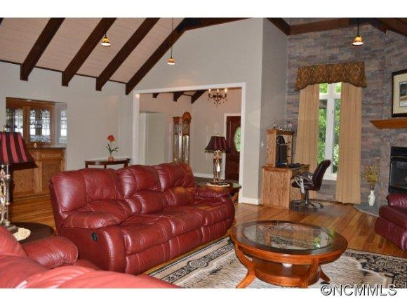 748 Blue Ridge Drive North - Photo 6