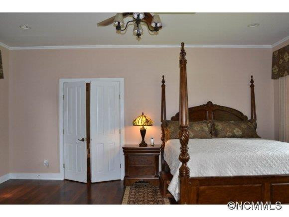 748 Blue Ridge Drive North - Photo 10
