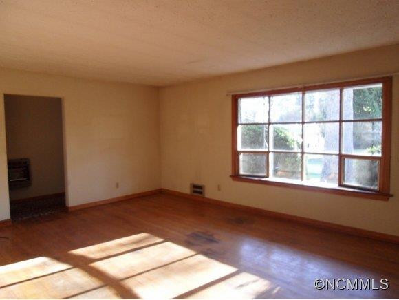 1613 Sherman Drive - Photo 2
