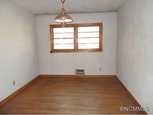1613 Sherman Drive - Photo 3