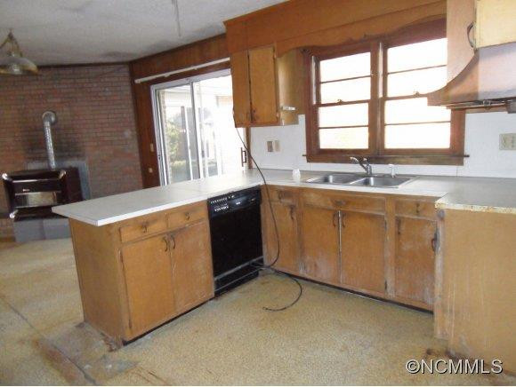 1613 Sherman Drive - Photo 4