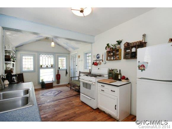 123 Forest Hill Drive - Photo 5