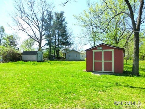111 East Walker Street - Photo 13