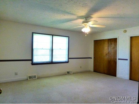 111 East Walker Street - Photo 6