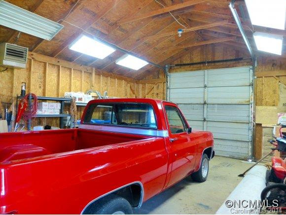 111 East Walker Street - Photo 7