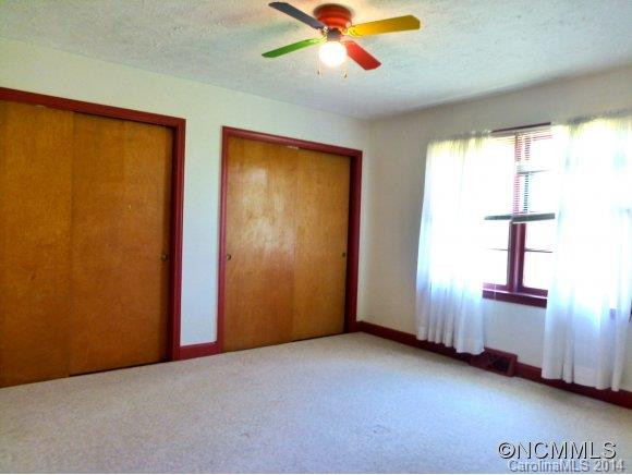 111 East Walker Street - Photo 9
