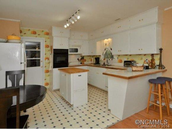 11 ADAMSWOOD RD - Photo 4