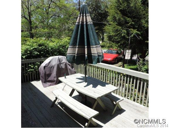 17 Grove Circle - Photo 4