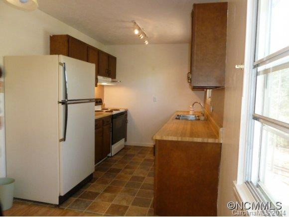 26 Evelake Drive - Photo 4