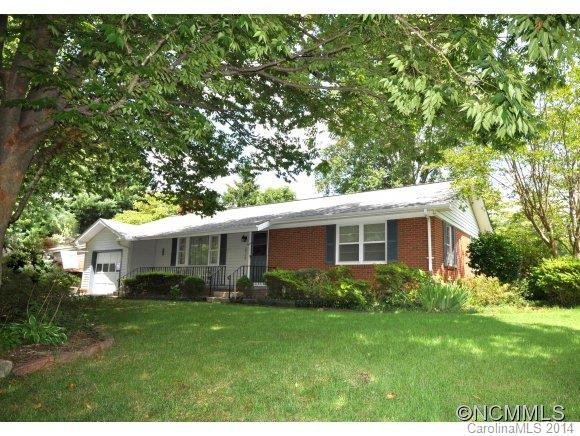 1225 Pinebrook Circle