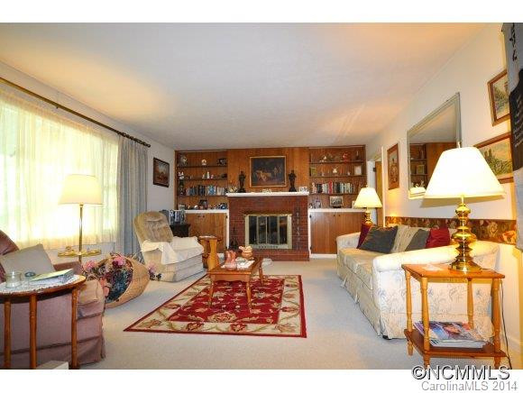1225 Pinebrook Circle - Photo 2