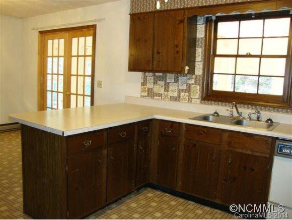 122 SHELLY DRIVE - Photo 7
