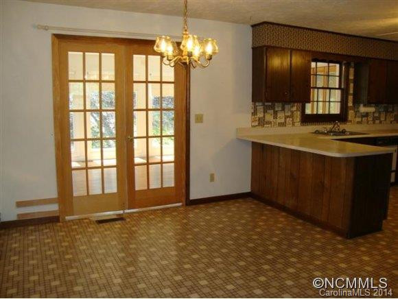 122 SHELLY DRIVE - Photo 8