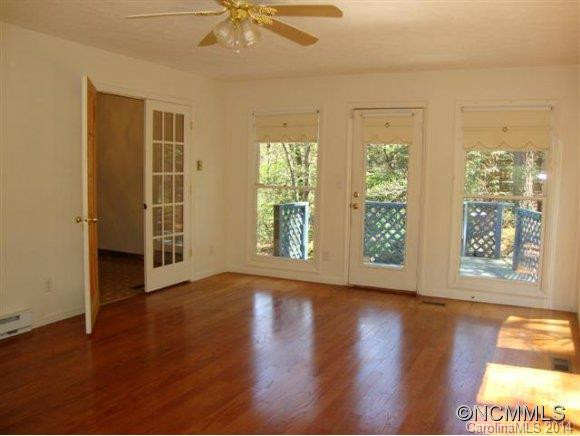 122 SHELLY DRIVE - Photo 9