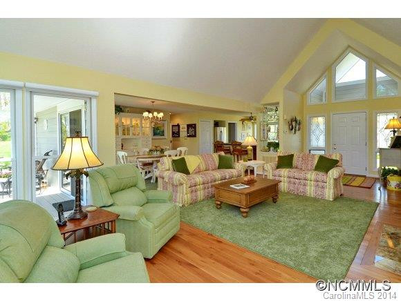 112 Broadmoor Drive - Photo 4
