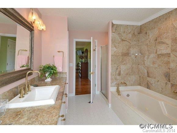 112 Broadmoor Drive - Photo 9