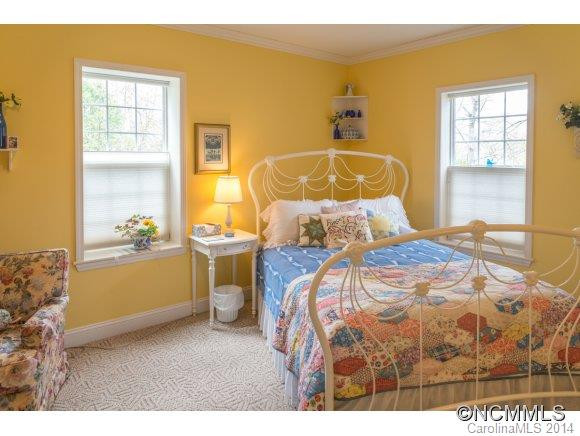 210 Brookside Avenue - Photo 16