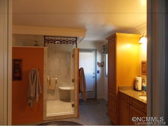100 Freedom Dr - Photo 6