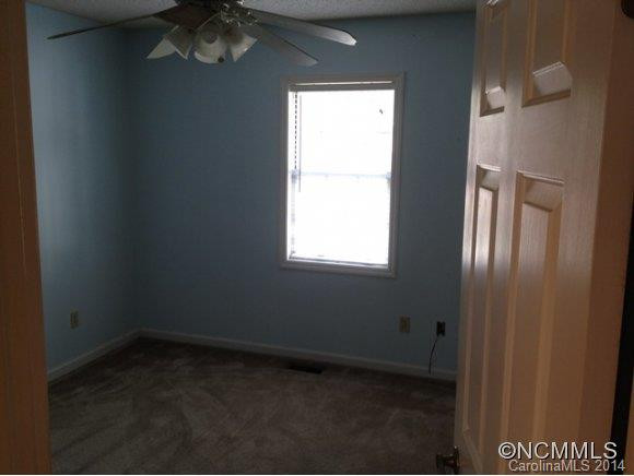 413 Hunters Glen Ln - Photo 4