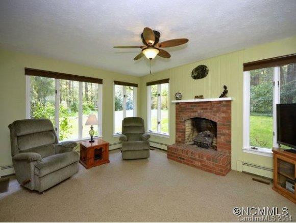 3221 DEBBIE DRIVE - Photo 3