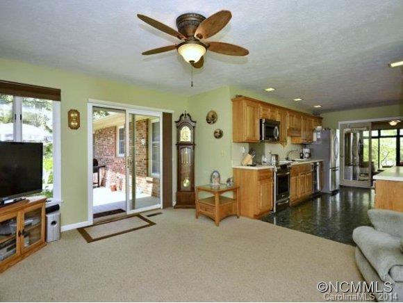 3221 DEBBIE DRIVE - Photo 4