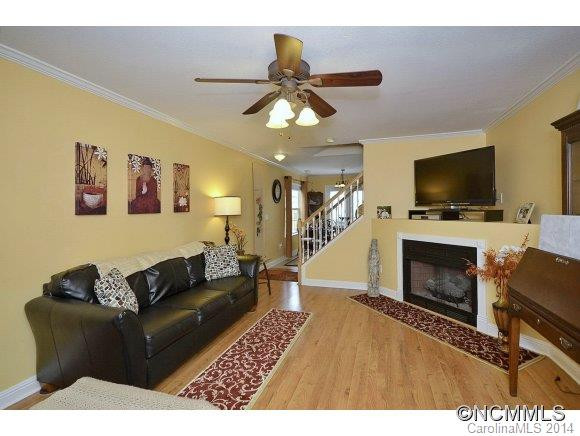319 Wiltshire Circle - Photo 3