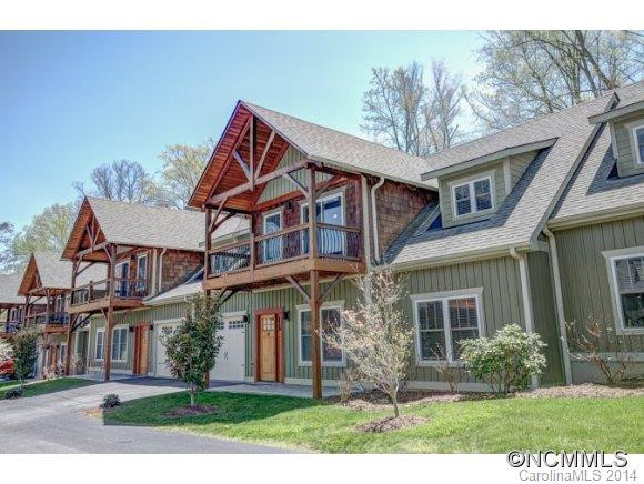 10 Roselyn Way