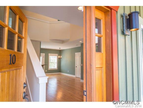 10 Roselyn Way - Photo 2