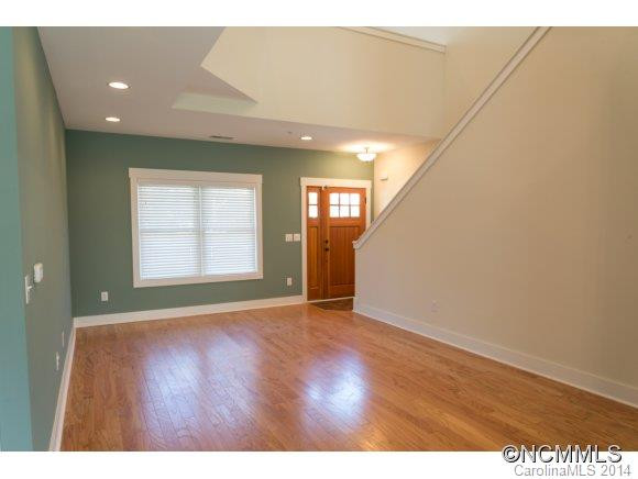10 Roselyn Way - Photo 3