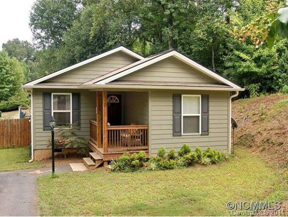 33 SANDHURST DRIVE
