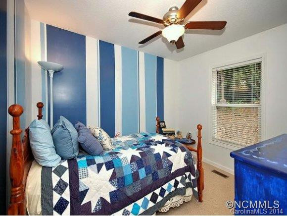 33 SANDHURST DRIVE - Photo 7