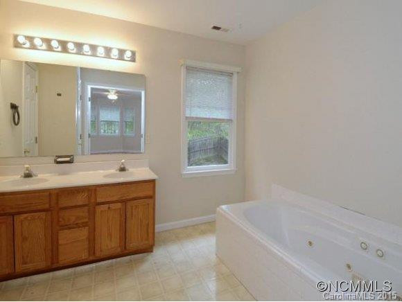 20 SWEETBRIAR COURT - Photo 10